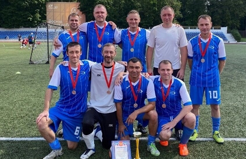 Саровские ветераны заняли второе место на турнире по мини-футболу