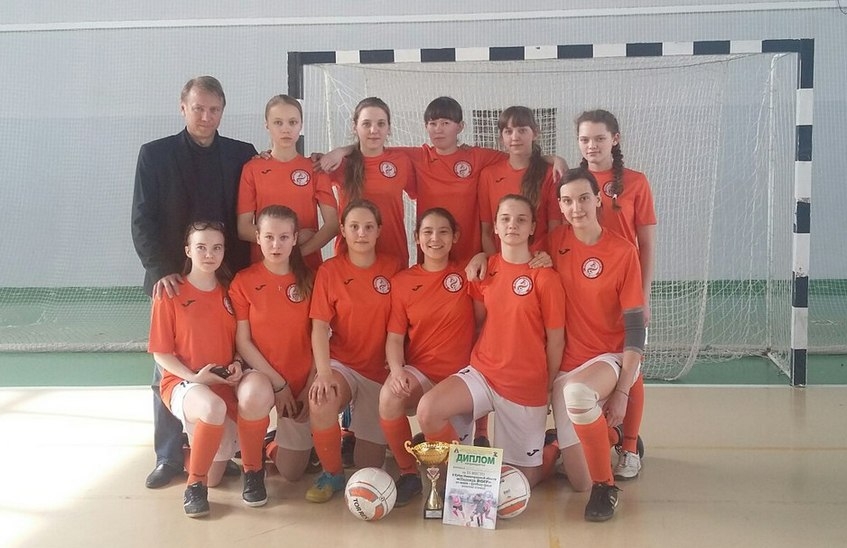 Команда саровчанок выиграла игры очередного тура первенства области по мини-футболу